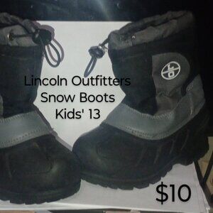 Lincoln Outfitters Snow Boots